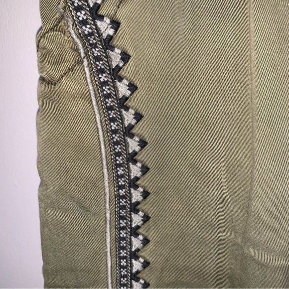 Anthropologie Khaki Joggers with Side Embroidery M - Picture 9 of 11